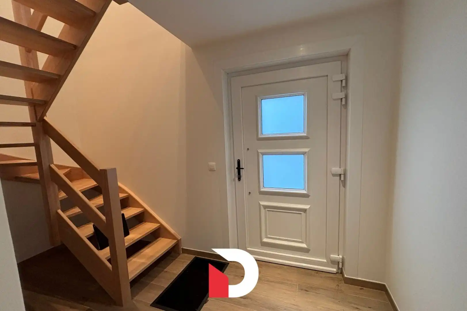 Gerenoveerde, lichtrijke woning met 3 slaapkamers en garage  foto 12