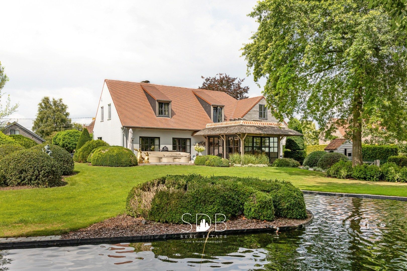 Prachtige landelijke villa met gezinstuin op 4.583m² foto 4