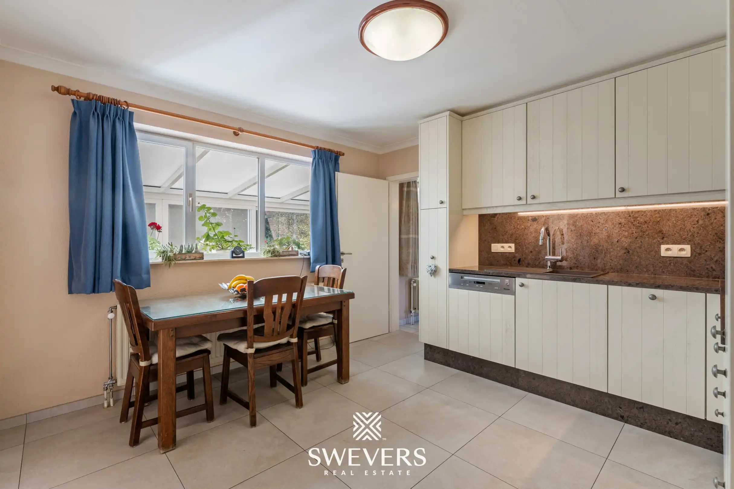 Ruime open bebouwing met zwembad op zonnig perceel (22a42ca) in Bolderberg foto 8