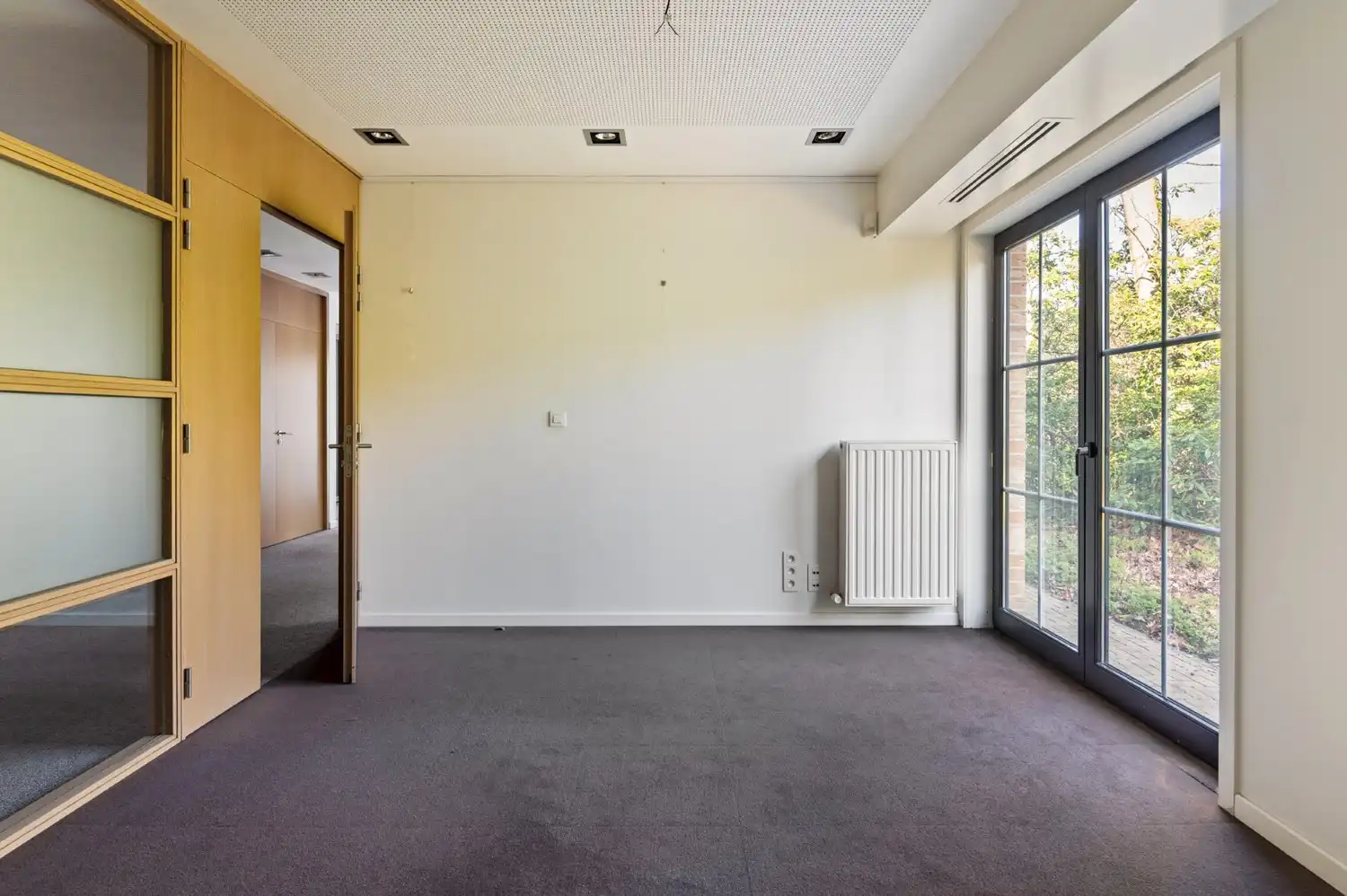 KANTOOR (489 m²) MET PARKING OP STRATEGISCHE LIGGING! foto 12