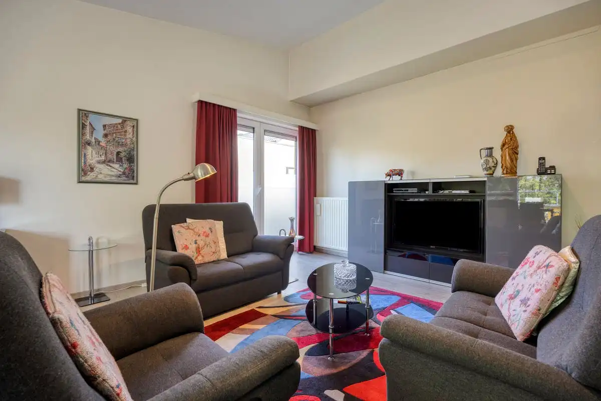 Lichtrijk instapklaar appartement met ruim terras en parking in Strombeek! foto 6