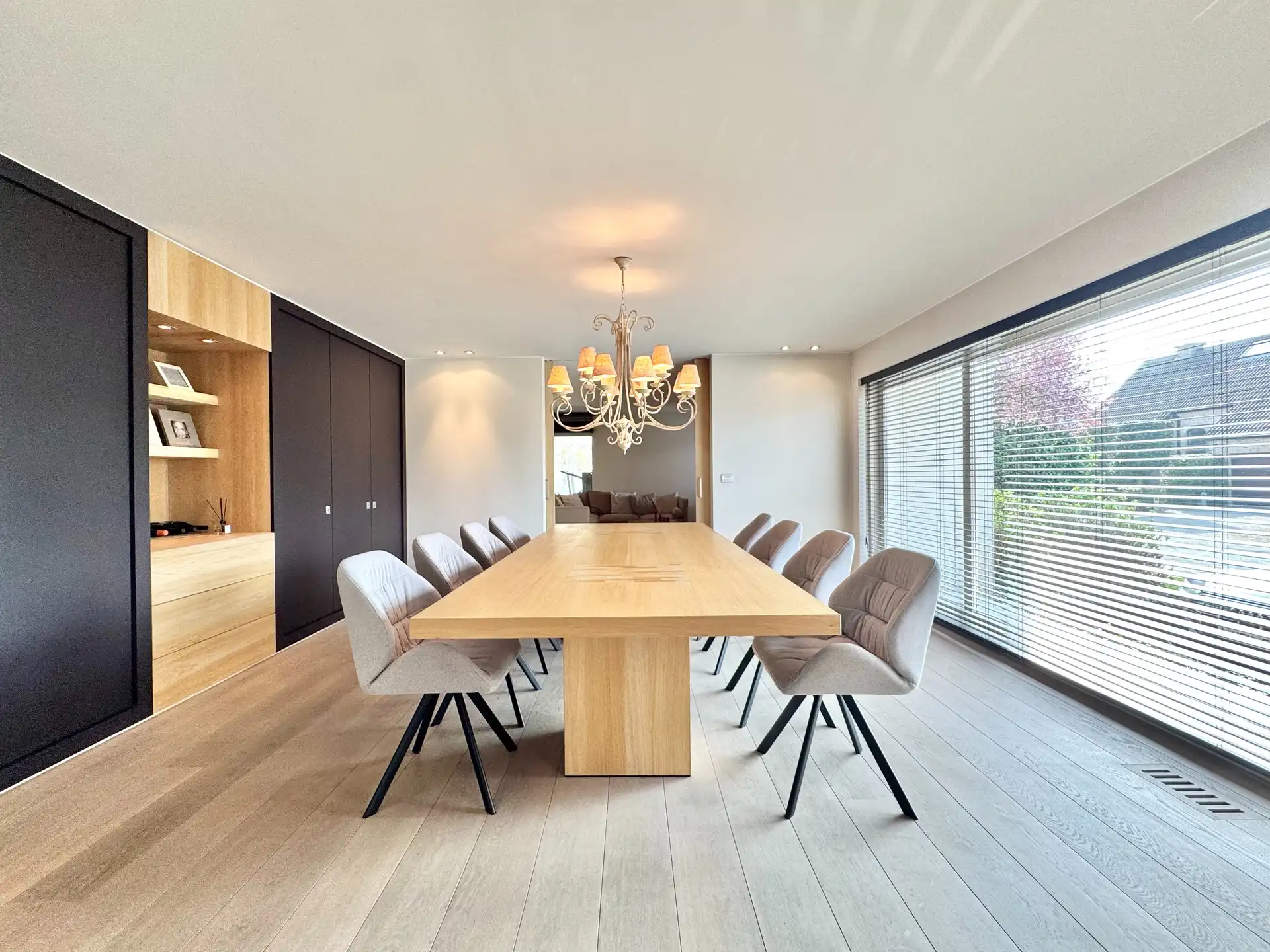 RUIME TIJDLOZE VILLA MET ZWEMBAD foto 11