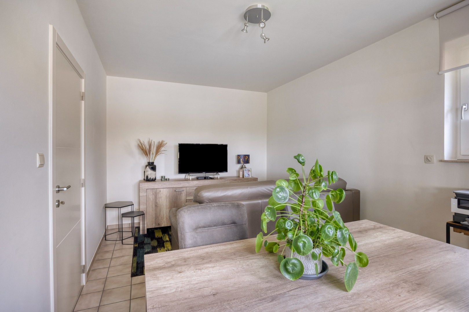 Ruime open bebouwing met zonnige tuin en mogelijkheid praktijkruimte foto 16