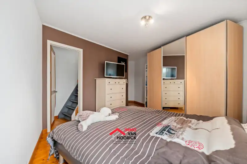 Zeer nette woning aan de stadsrand met 3 slpkmrs!!! foto 13