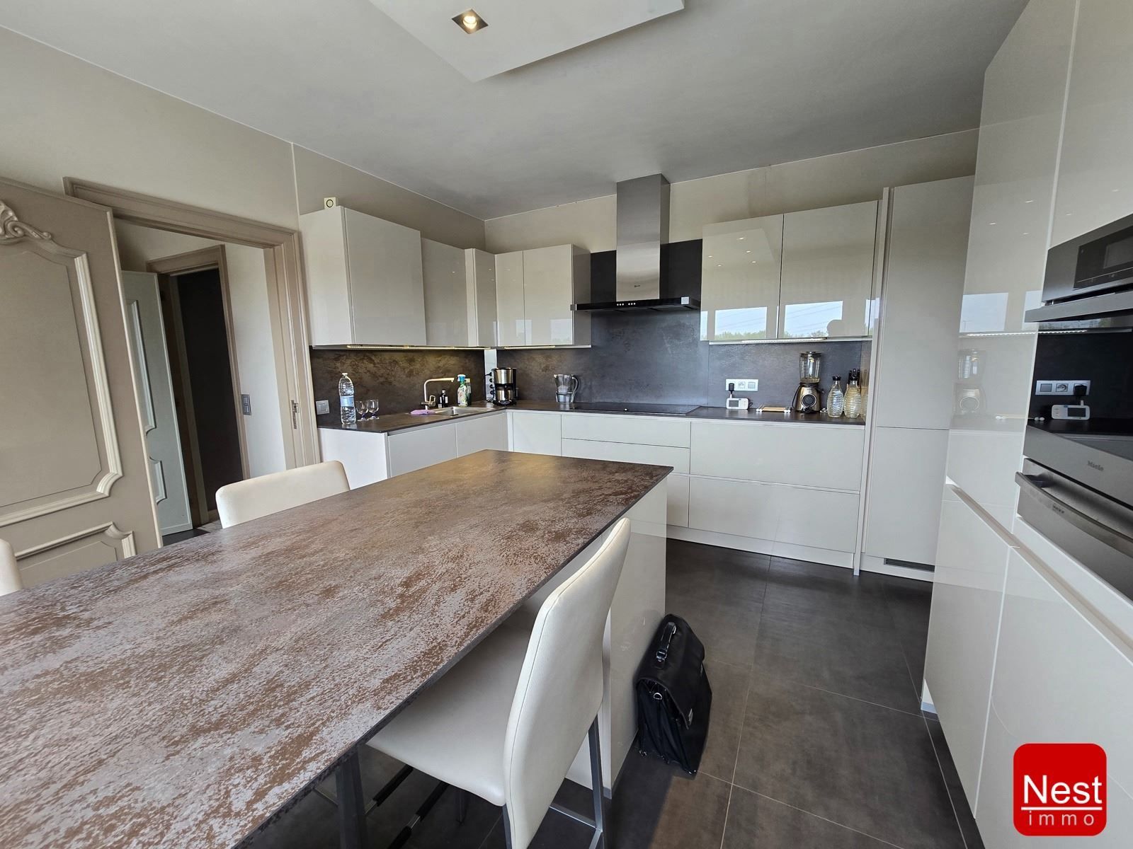 Polyvalente villa met  zeer grote loods foto 13