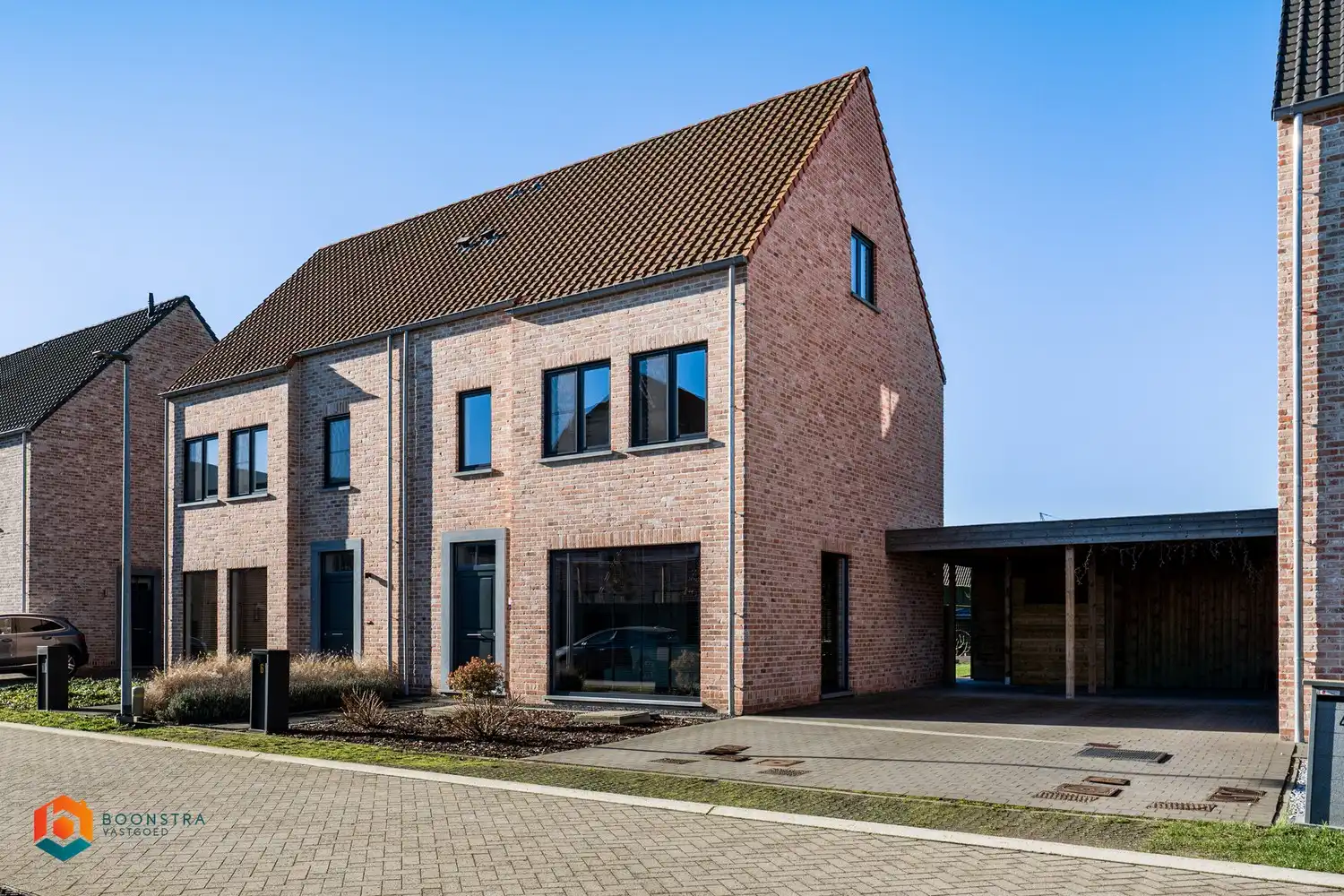 Instapklare woning (2020) met 4 slpkrs en carport te Schriek foto {{pictureIndex}}