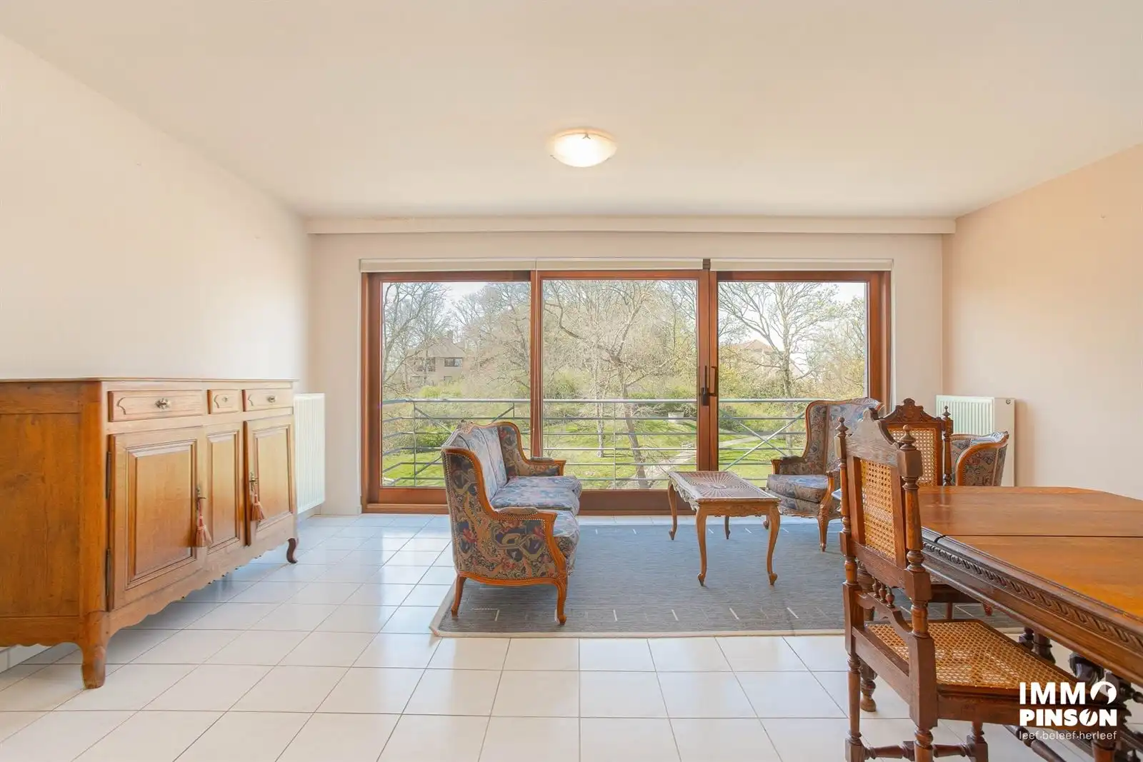 Centraal gelegen zonnig appartement met prachtig zicht op de Kykhill  foto 4