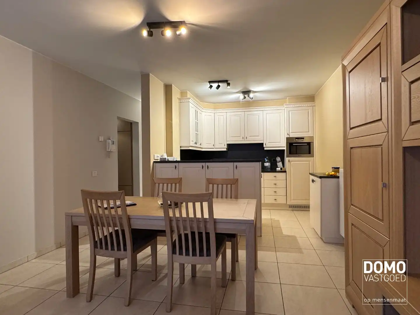 Ruim gemeubeld 2-slaapkamer appartement met terras op benedenverdieping in Halen foto 2