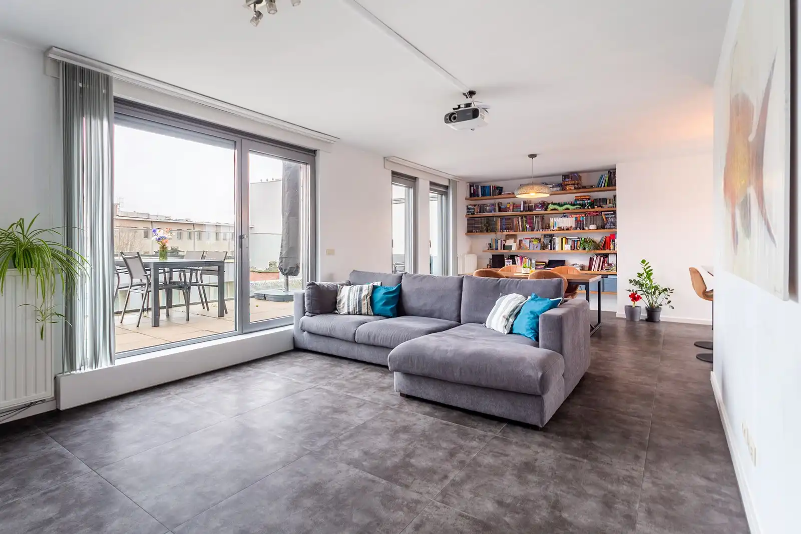 Penthouse met ruime terrassen en prachtige zichten!  foto 2