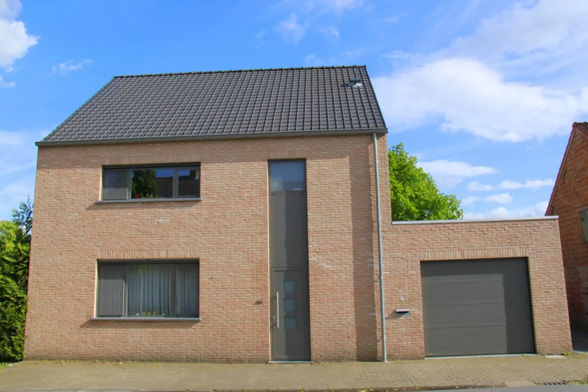 Prachtige nieuwbouwwoning met 3 slaapkamers foto {{pictureIndex}}