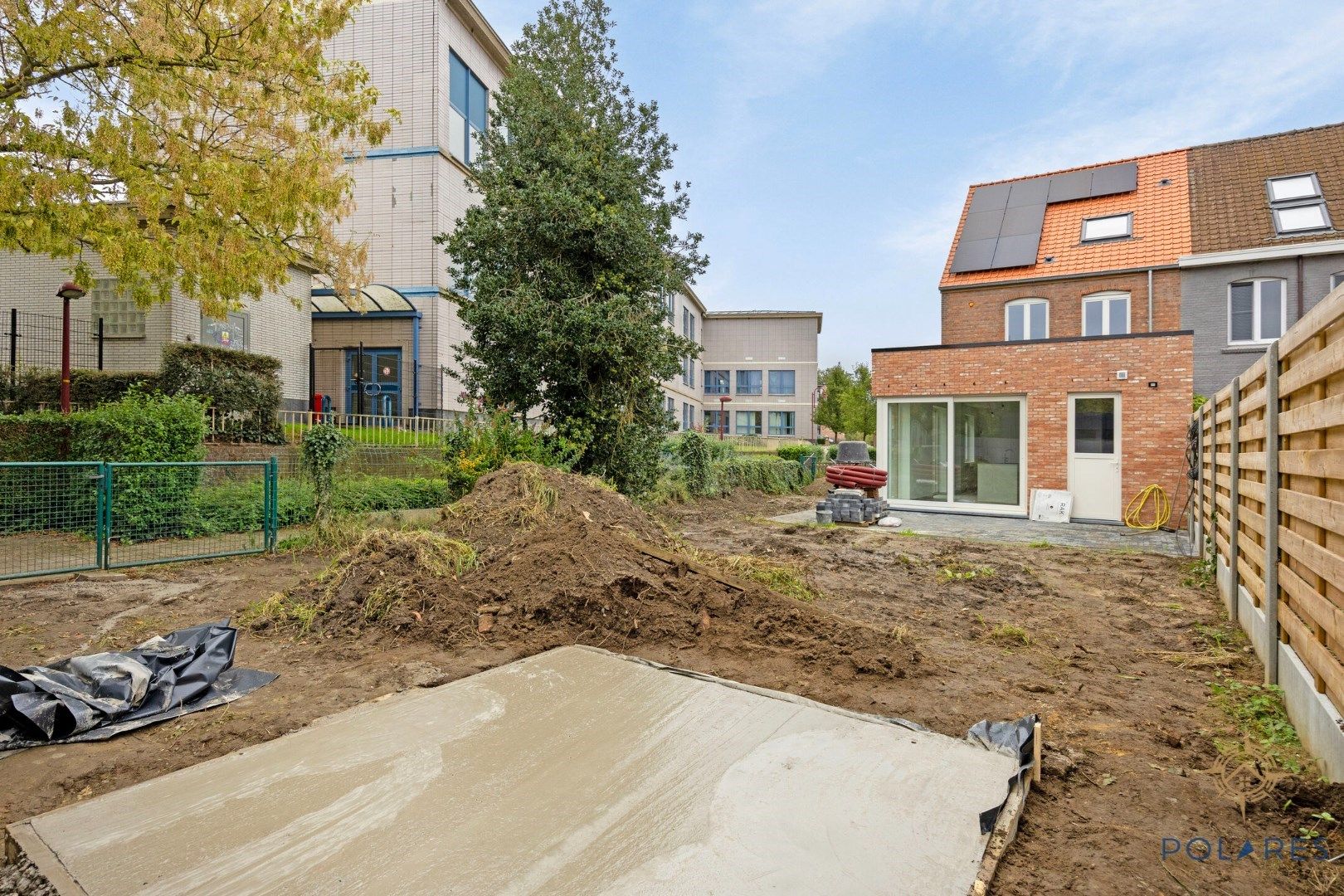 Gerenoveerde halfopen bebouwing op een uitstekende locatie. foto 9