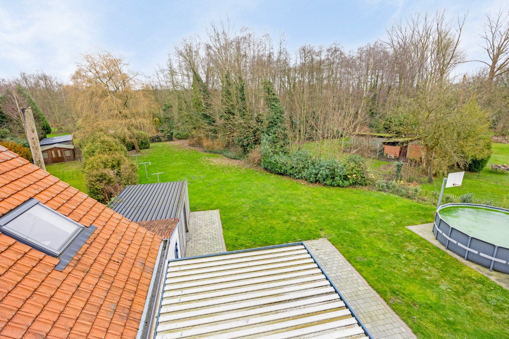 Ruim ingedeelde woning met 4 slpks op een mooi perceel van 21 are met achterliggend groen. foto 33