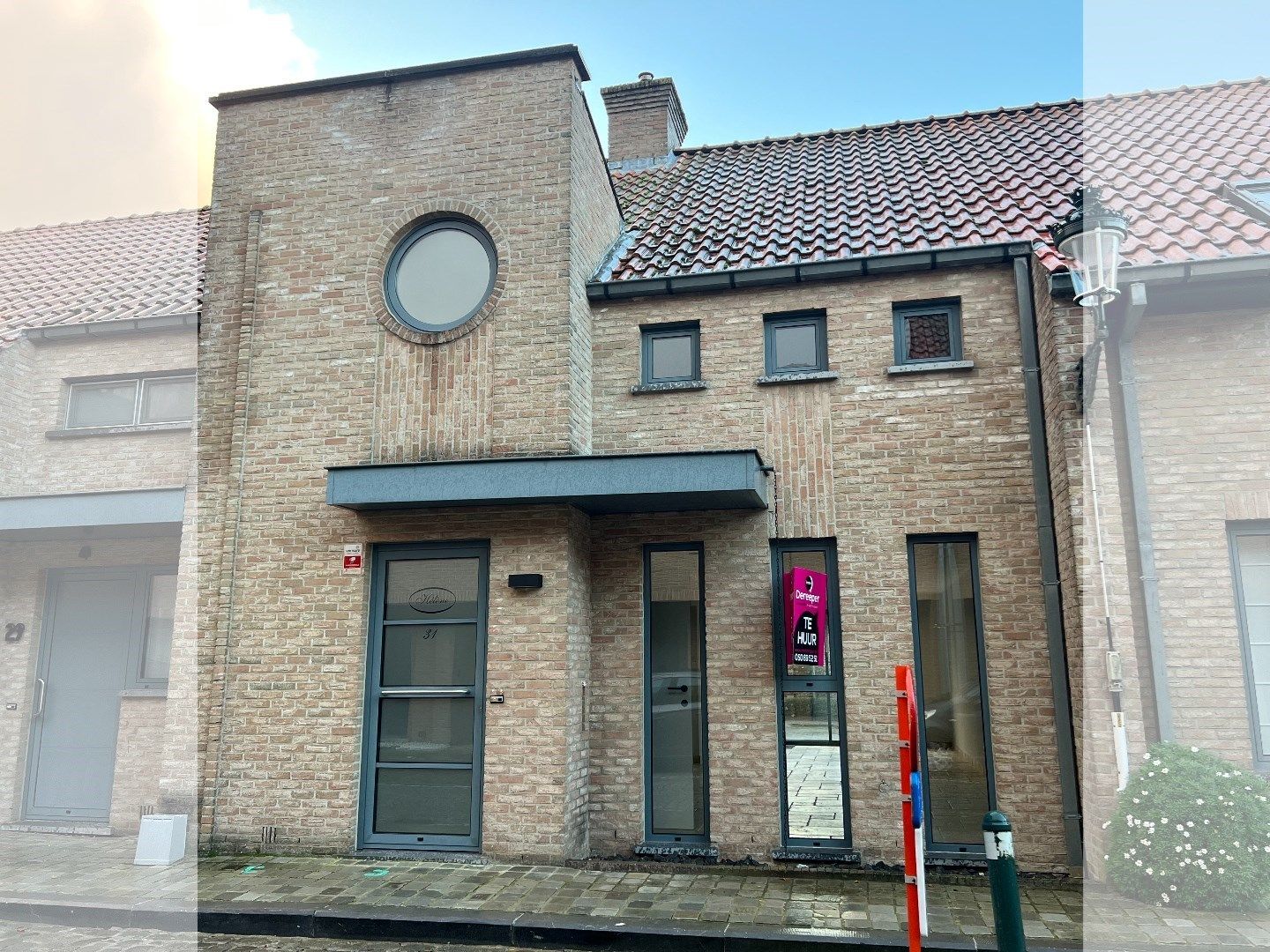 Gerenoveerde stadswoning op uitstekende ligging met binnentuin en garagebox foto 1