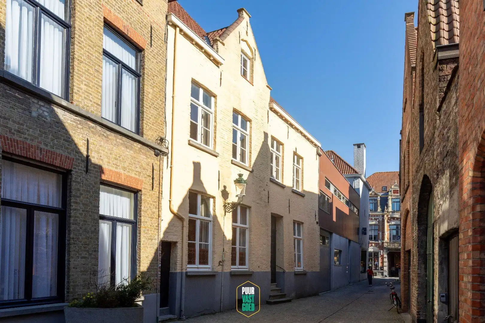 Te huur voor korte duur – Karaktervolle historische woning in hartje Brugge foto {{pictureIndex}}