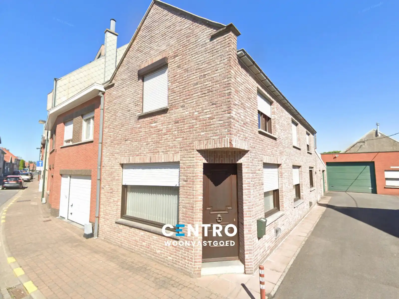 Instapklare HOB (3 slpkms) met garagebox en verharde KOER. Vlakbij het centrum van Torhout! foto {{pictureIndex}}