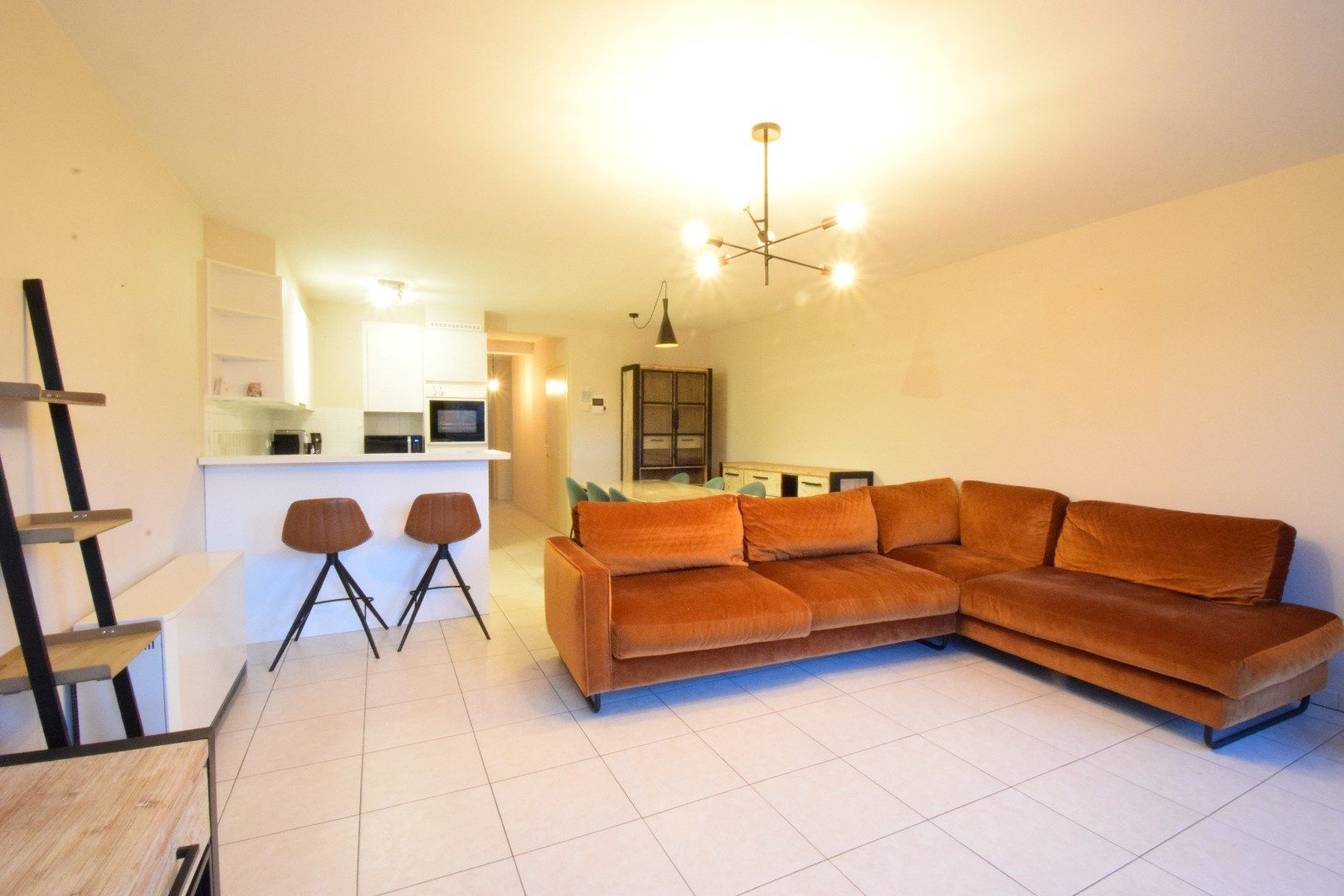 Instapklaar appartement met 2 slaapkamers en garage in Diksmuide foto 2