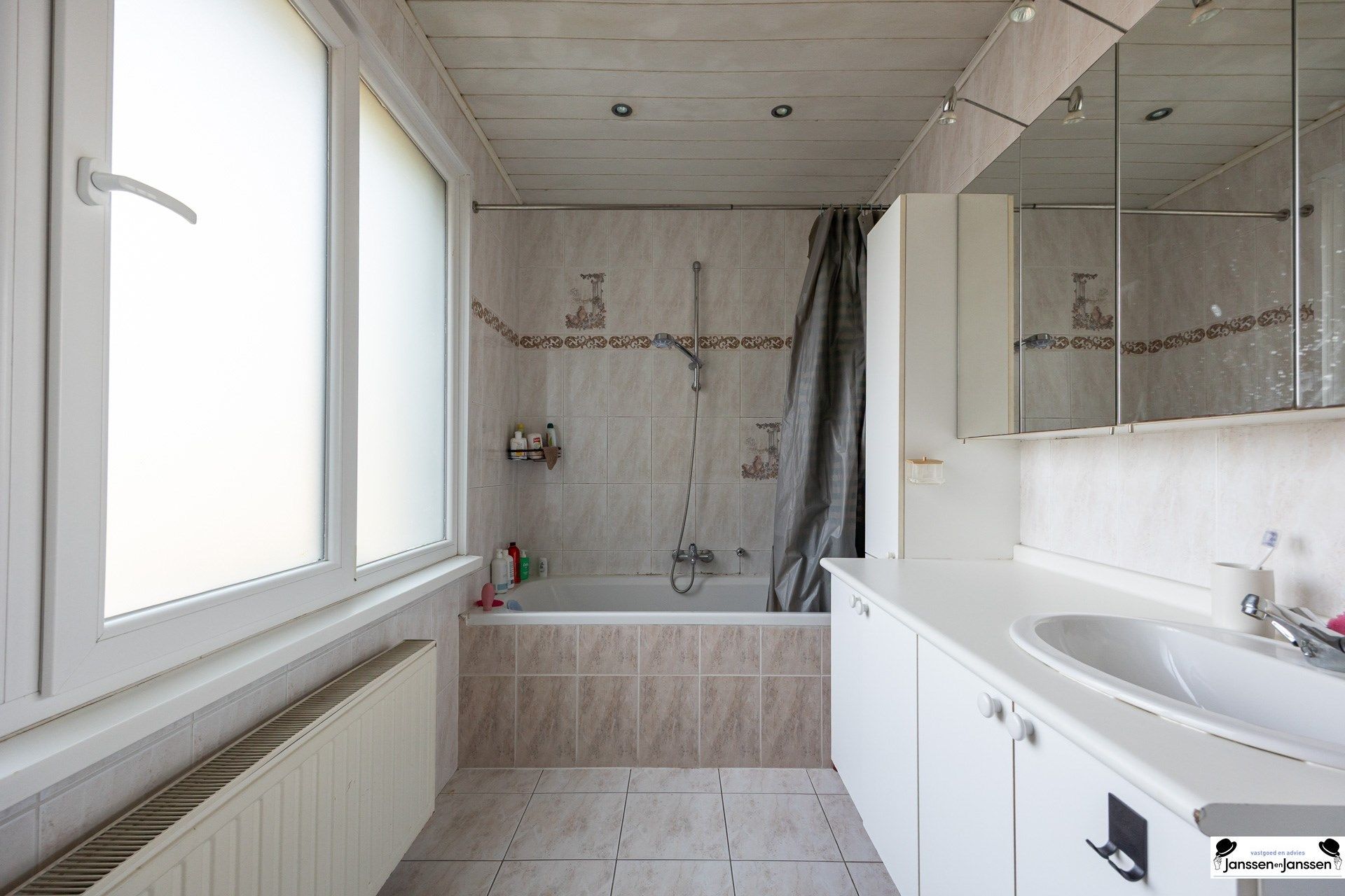 Ruime en lichtrijke woning met 3 à 4 slaapkamers! foto 13