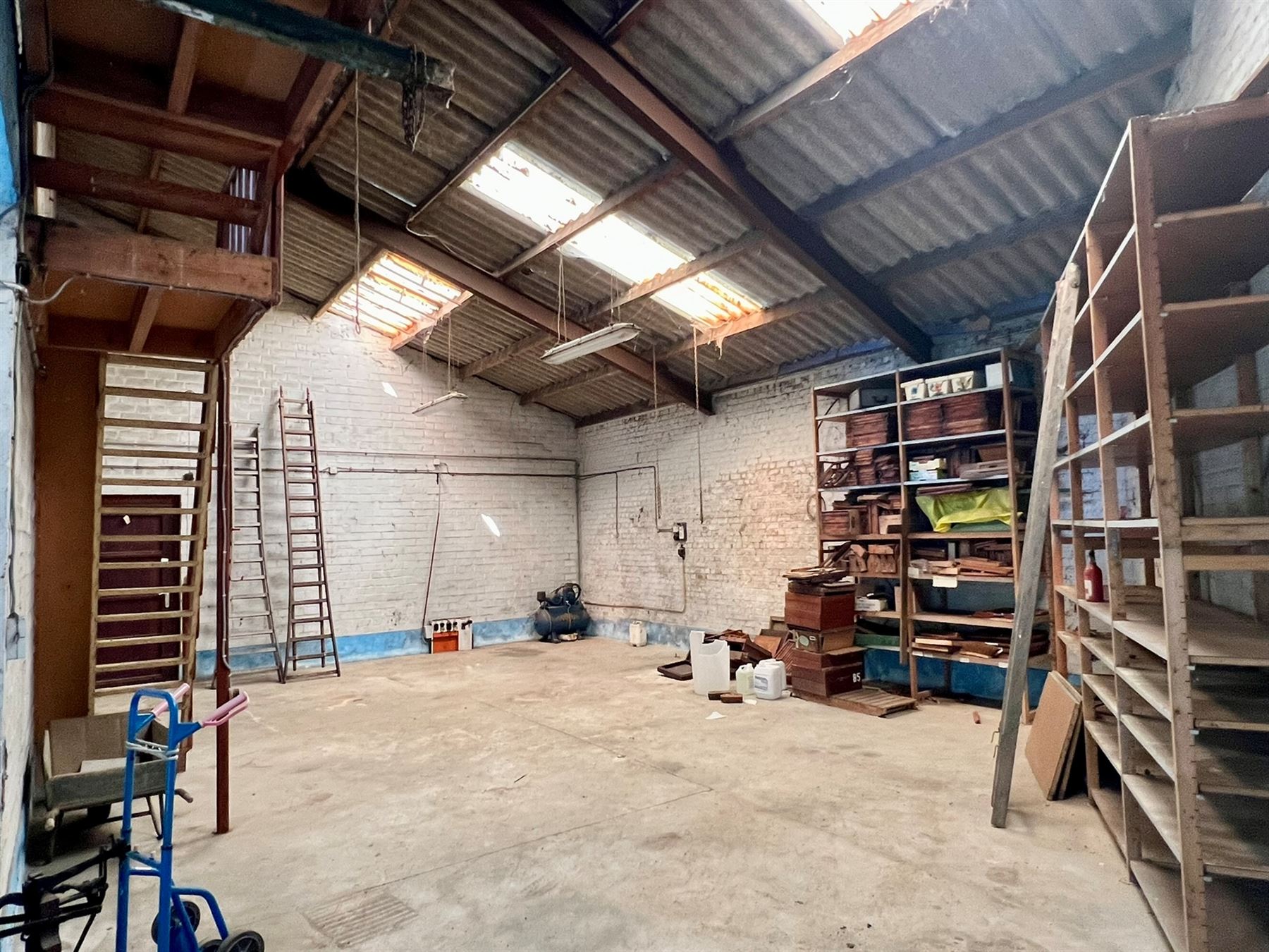 Ruime eigendom met woning, atelier en uitbreidingspotentieel  foto 13
