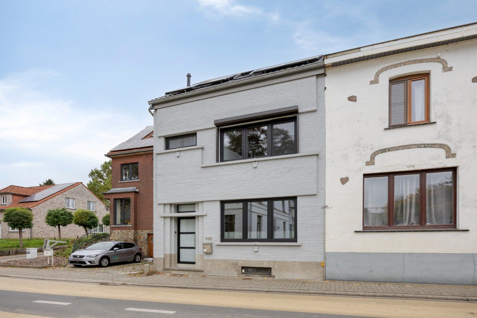 Recent gerenoveerde woning met 3 slaapkamers en prachtige tuin - EPC 141 kWh/m² - bewoonbare oppervlakte 137 m²         foto 2