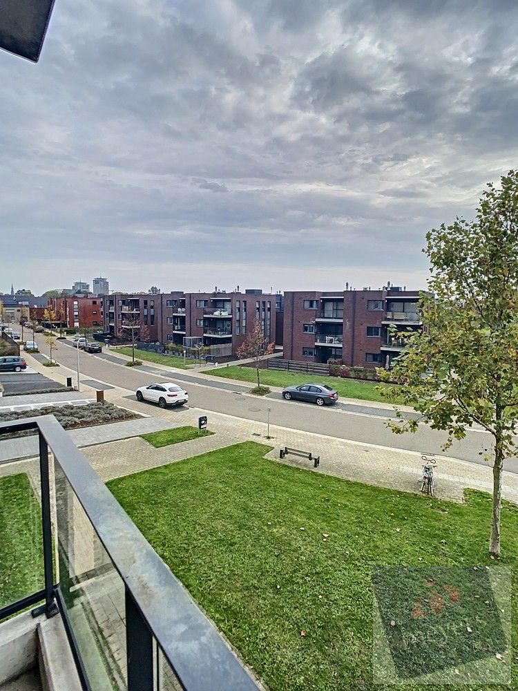 Modern appartement met zonnig terras in Hasselt foto 6