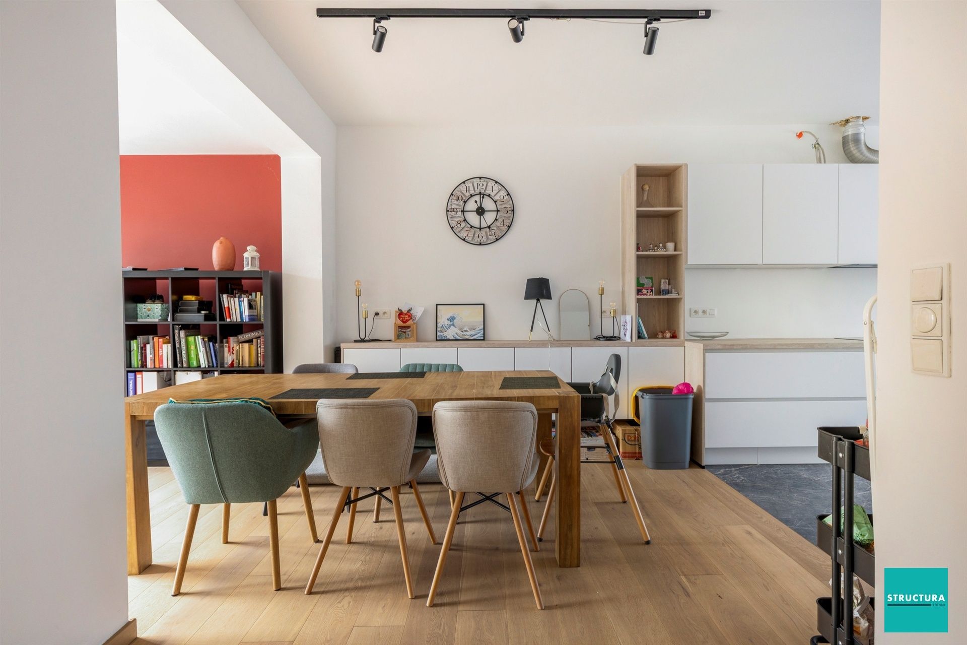 Instapklare, volledig gerenoveerde woning met 3 kamers foto 3