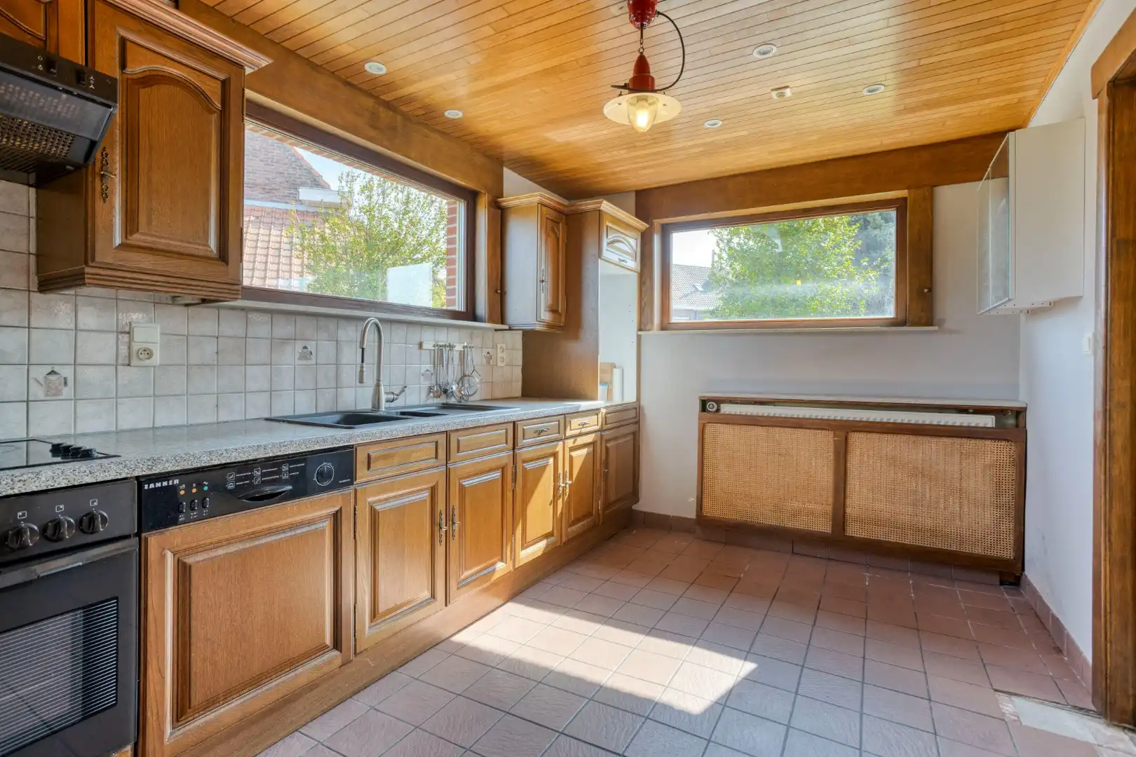 Te renoveren woning met 3 slaapkamers!  foto 7