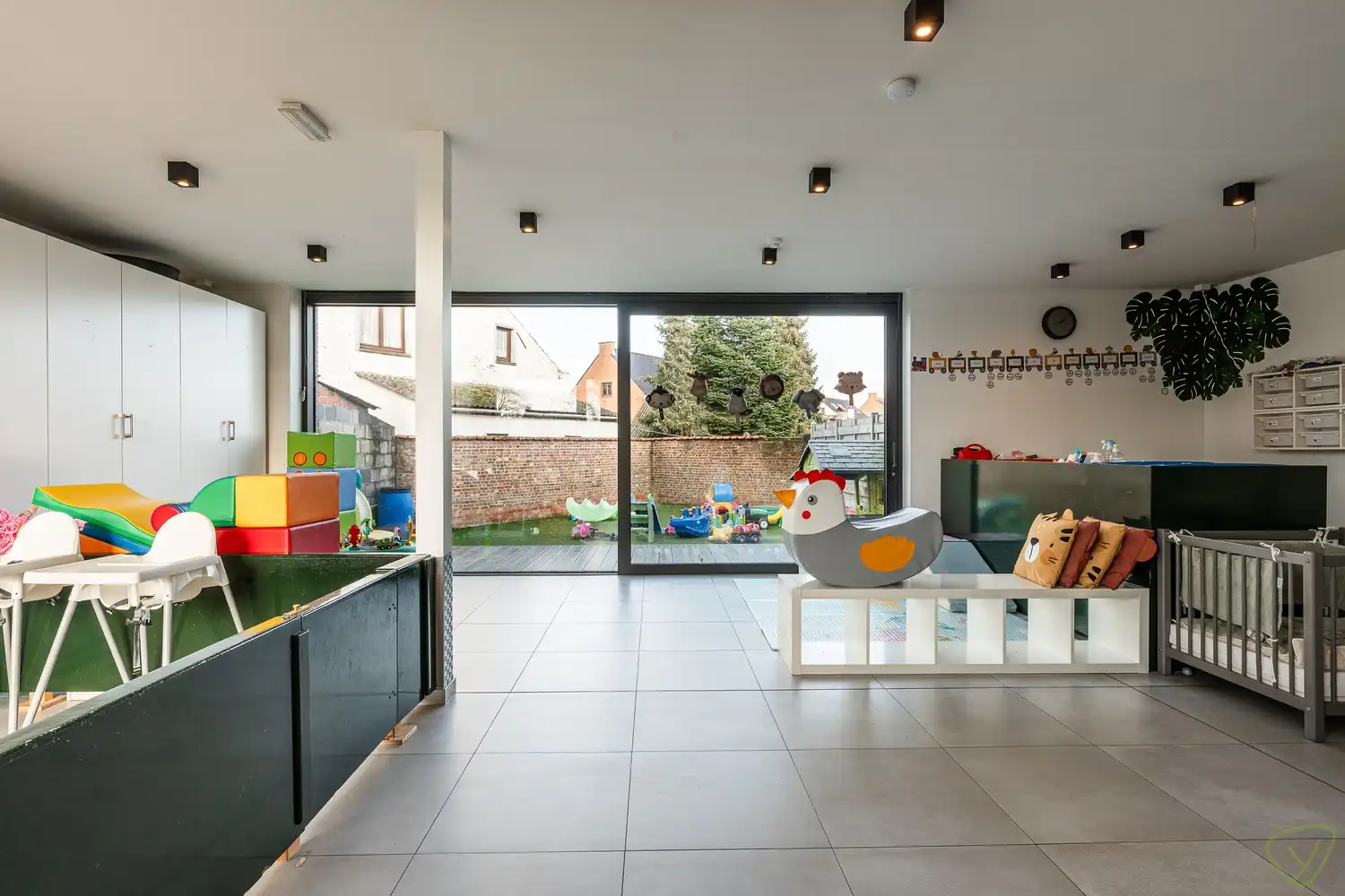 Vernieuwbouw woning met praktijkruimte op topligging met uitstekende zichtbaarheid in Evergem foto 23