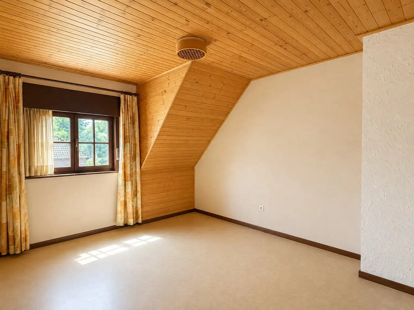 Te renoveren woning met 3 slaapkamers, garage en diepe tuin foto 11