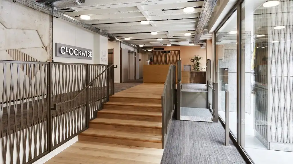Instapklaar kantoorverdiep te huur in Clockwise Antwerpen foto 18