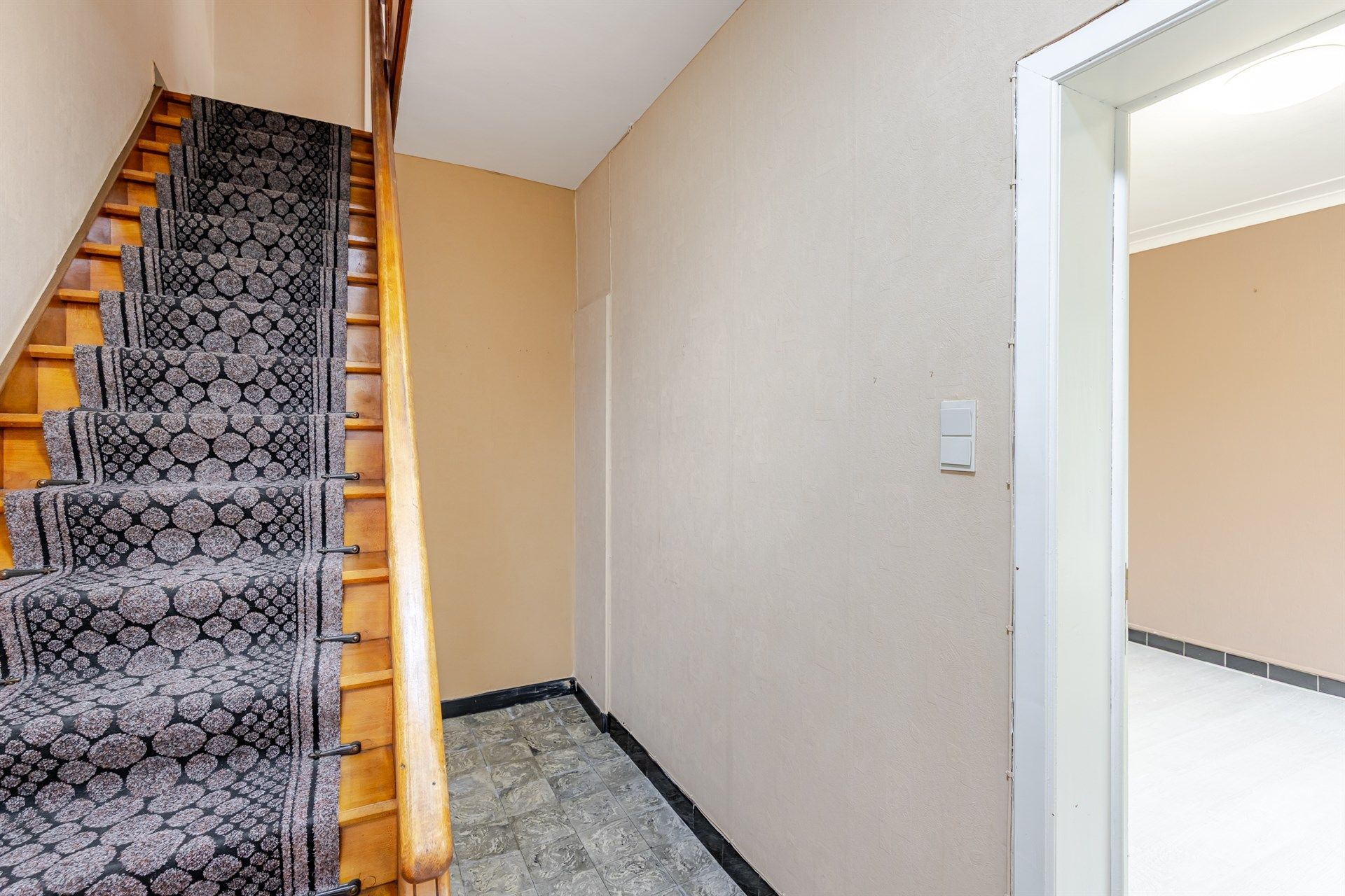 Op te frissen woning met twee slaapkamers en garage te Hofstade foto 11