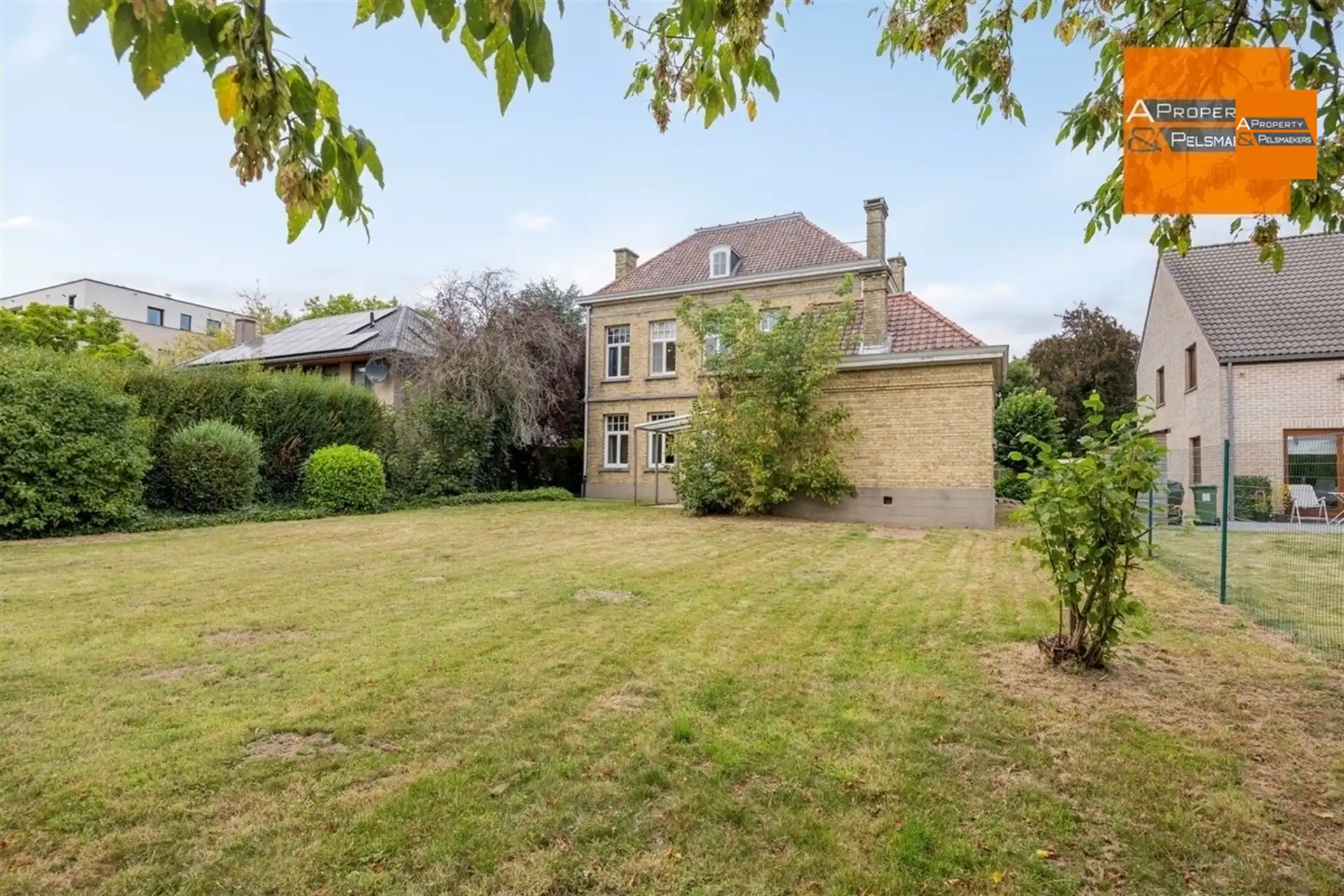 Ruim herenhuis met behoud van veel authentieke elementen  foto 29