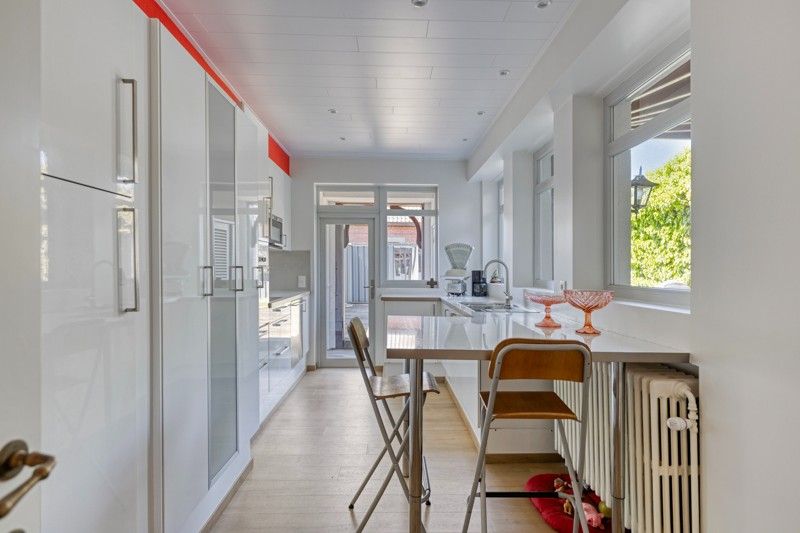 Uniek, karaktervol INSTAPKLAAR herenhuis/ KANGOEROEWONING met 5 slaapkamers én aparte garage in hartje Temse TE KOOP! foto 15