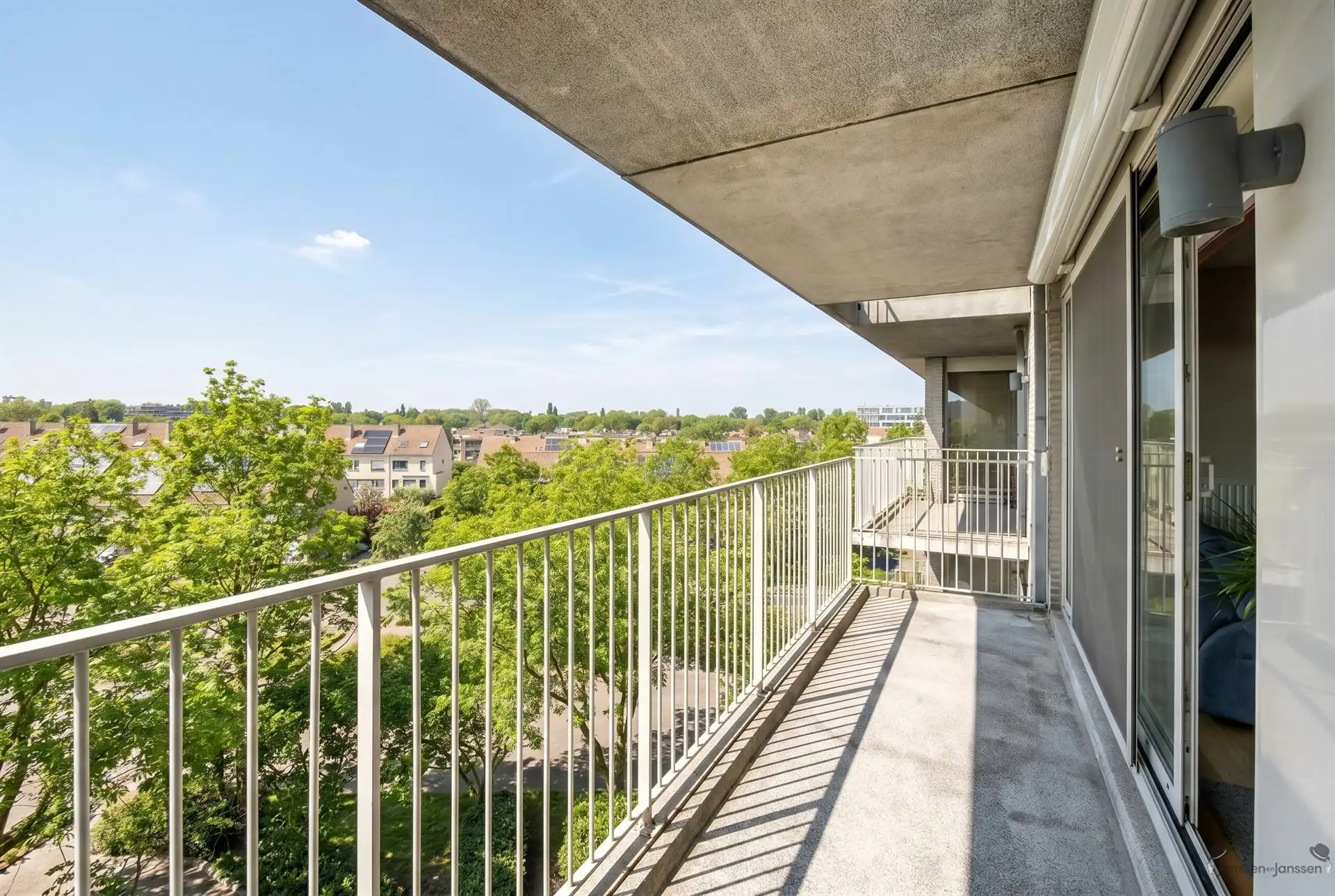 Ruim appartement met 3 slpk's, terras en 2 ondergrondse staanplaatsen foto 17
