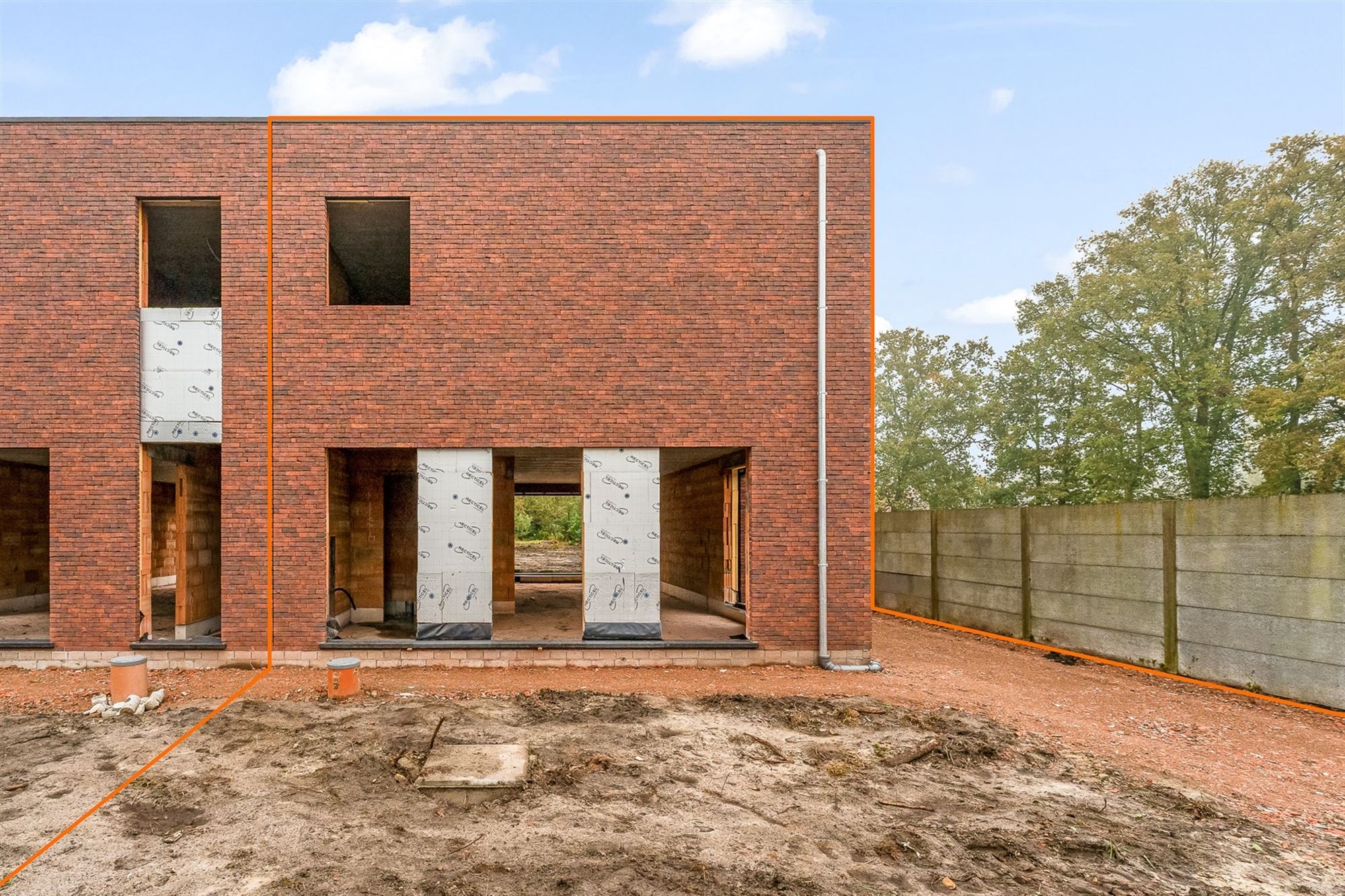 VOLLEDIG AFGEWERKTE NIEUWBOUWWONING IN DOODLOPENDE STRAAT foto 12