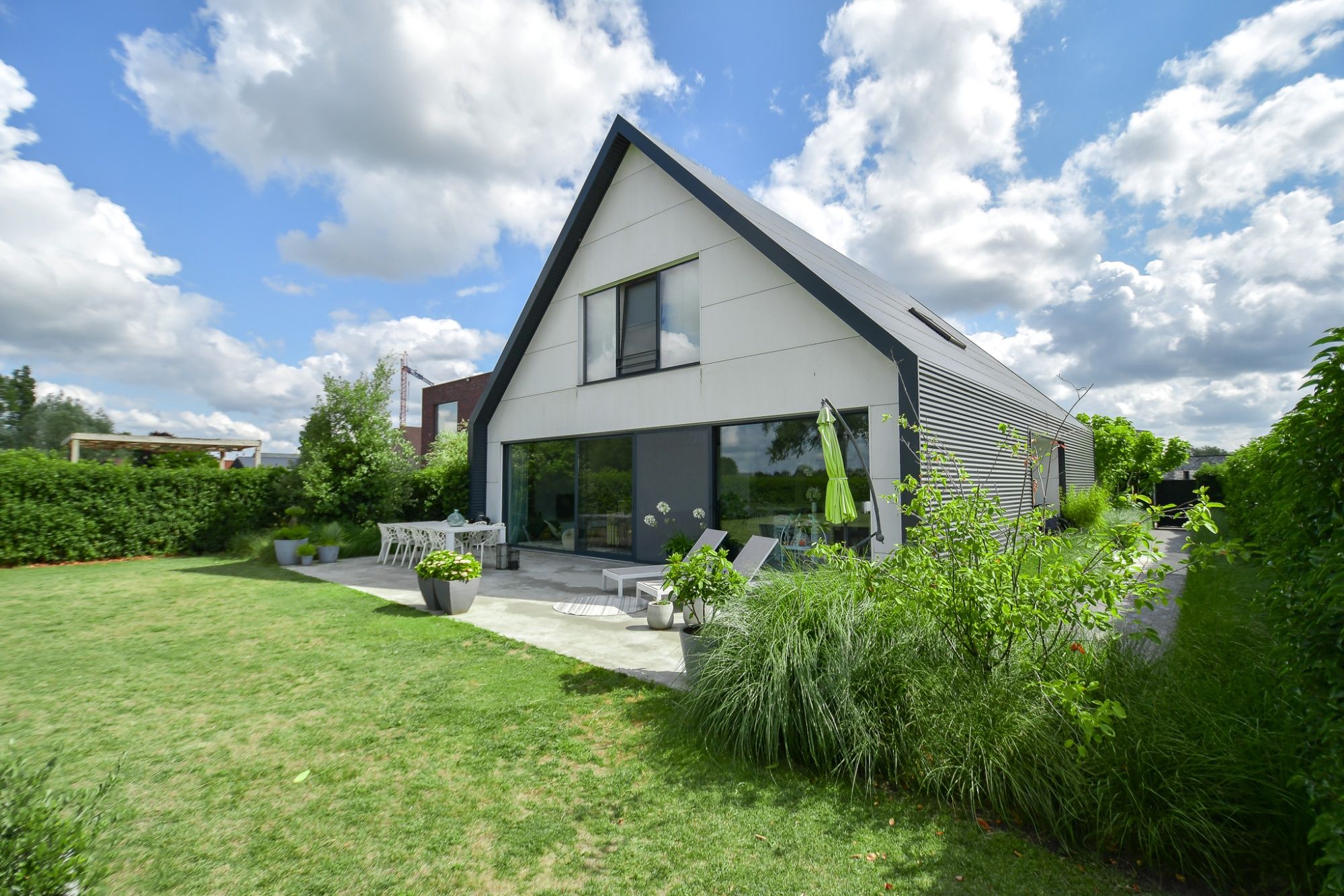 BEZOEKMOMENT ZATERDAG 09/08 VAN 9U TOT 10U30 | Rustig & landelijk gelegen architecturale villa op 1.166m² foto 3