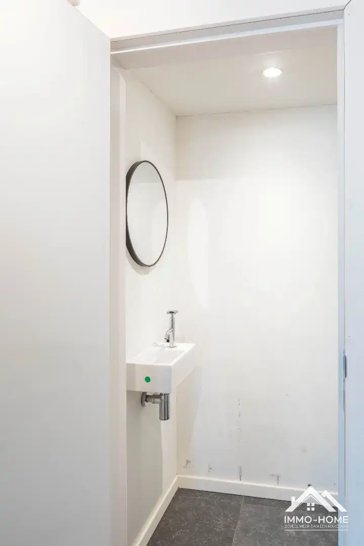 Prachtige gerenoveerde woning op een topligging in Sint-Amandsberg! foto 18