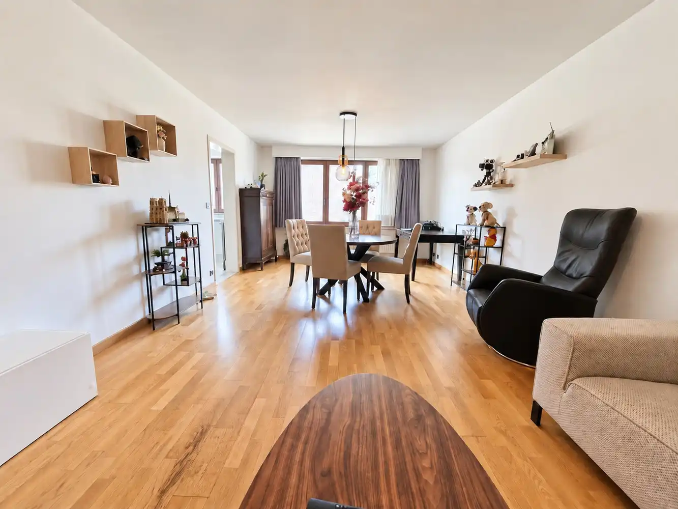 Ruim gelijkvloers appartement met 2 slaapkamers te huur in Lanaken foto {{pictureIndex}}