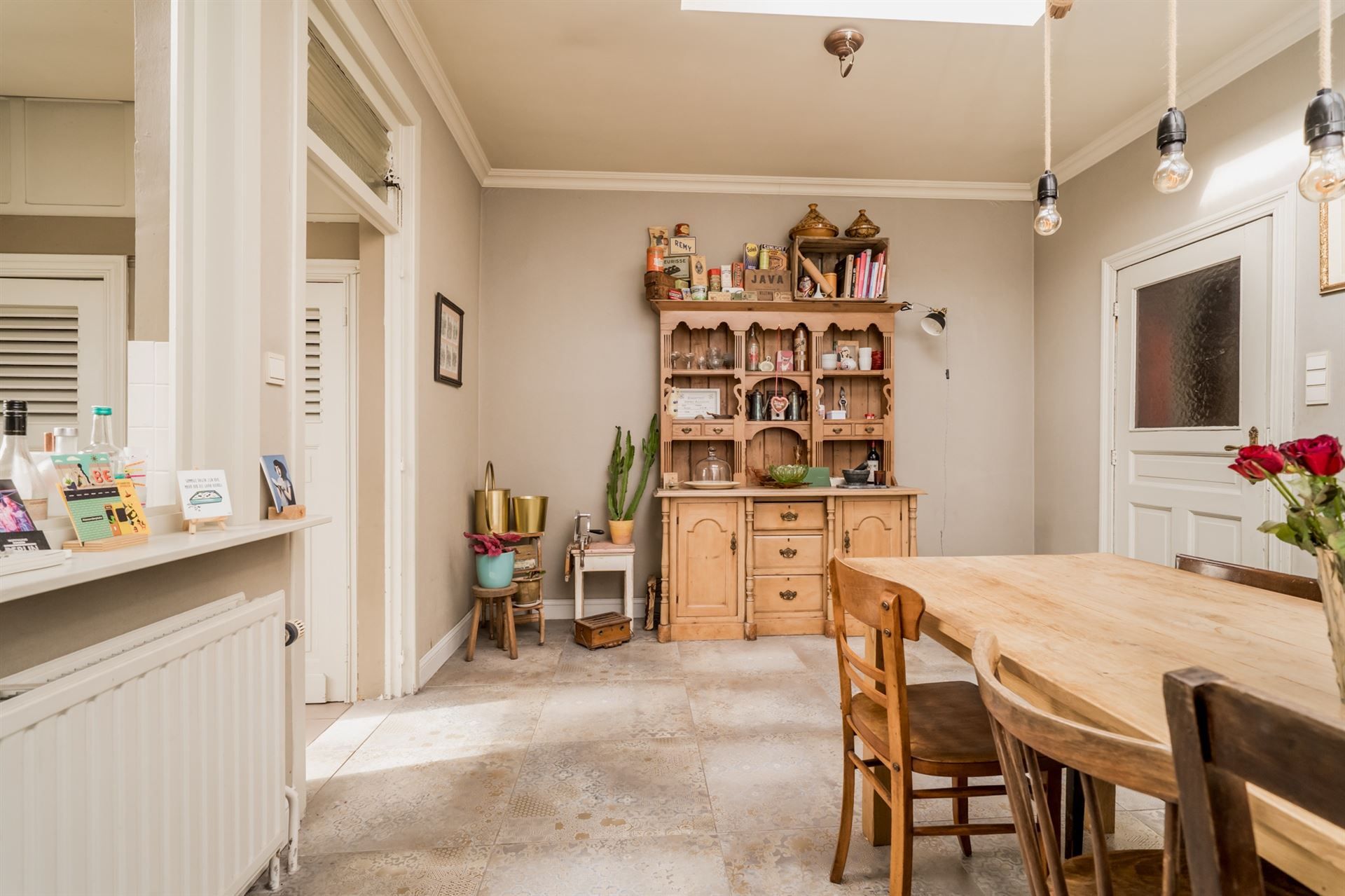 Karaktervolle woning met 3 slpks en tuin met uniek buitenhuis foto 7