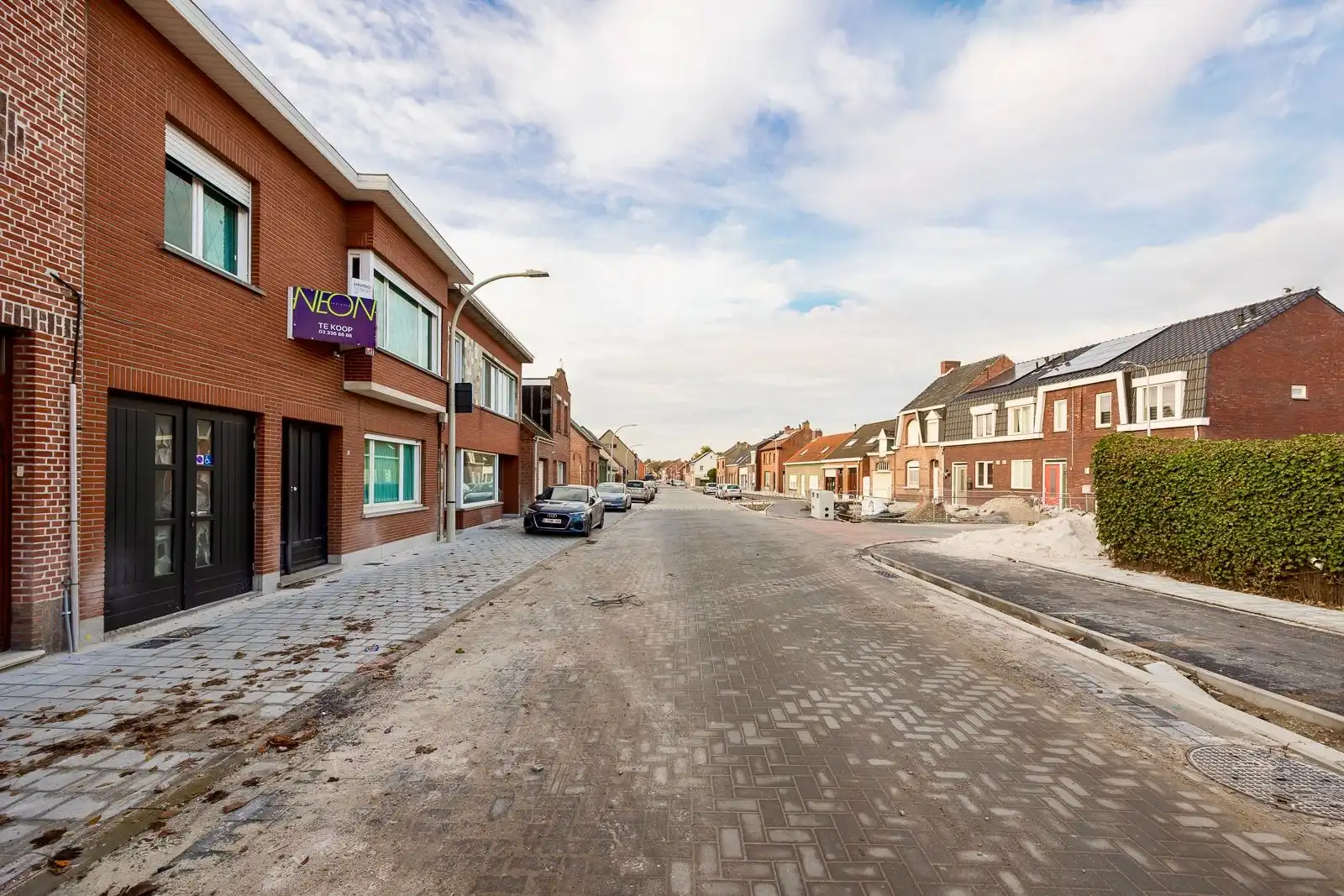 Ruime woning met renovatiepotentieel, garage en zuid tuin in Putte-Kapellen. foto 24