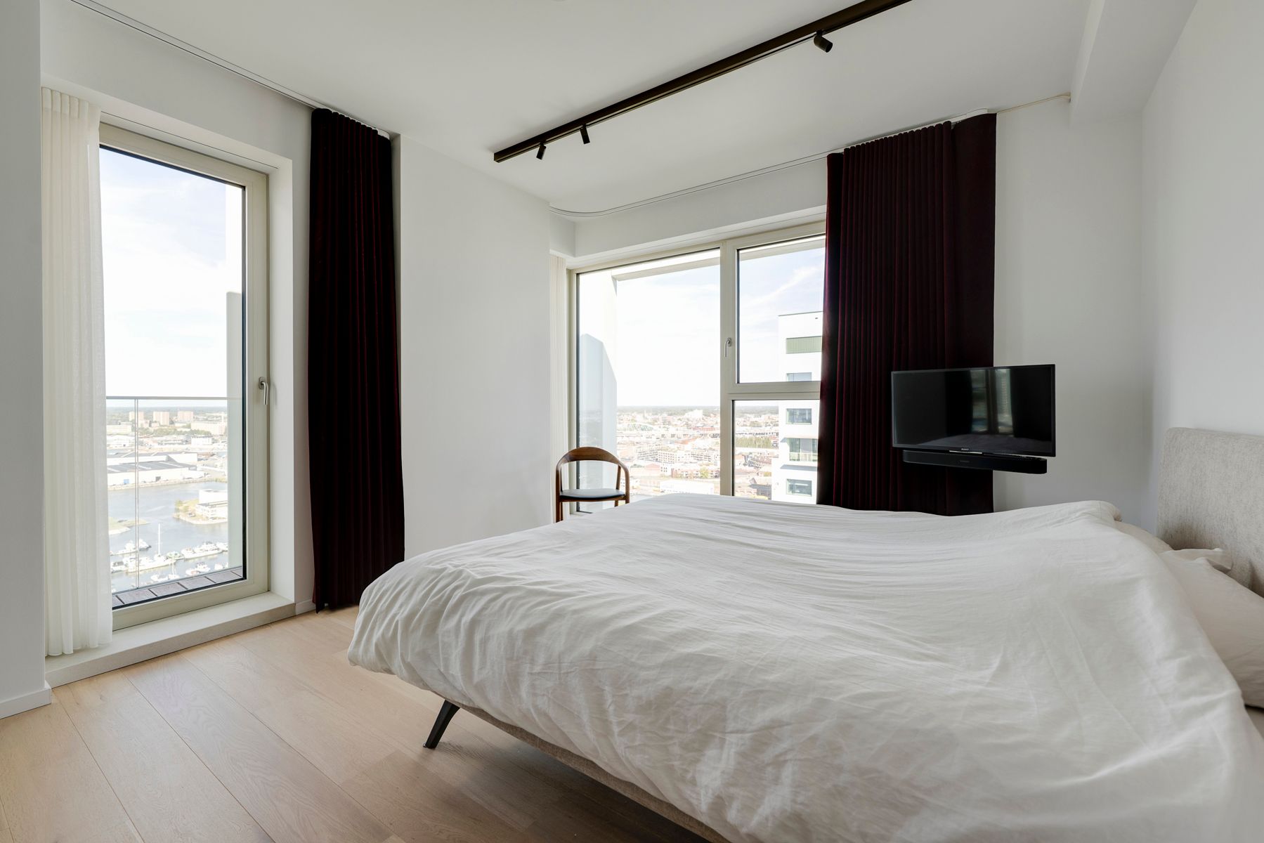 Penthouse met grote terrassen en pano zicht op ’t Eilandje foto 8