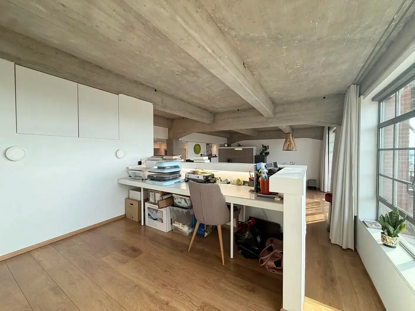 Ruime en moderne industriële loft met terras en ondergrondse parkeerplaats in Herent foto 9