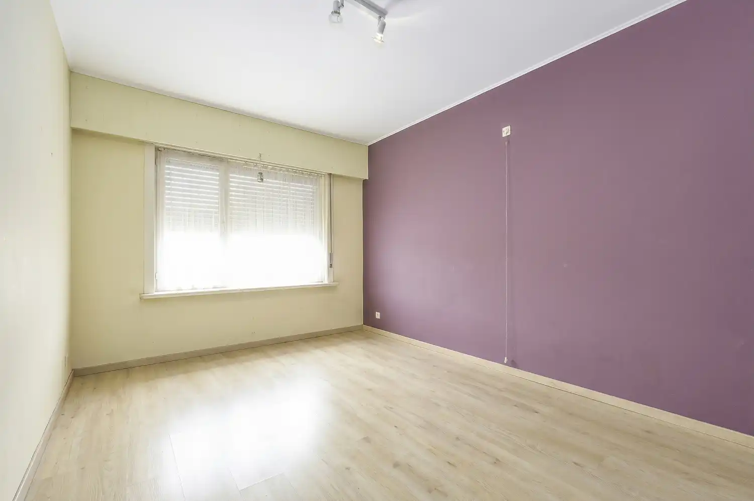 Te renoveren halfopen woning met veel potentieel foto 23