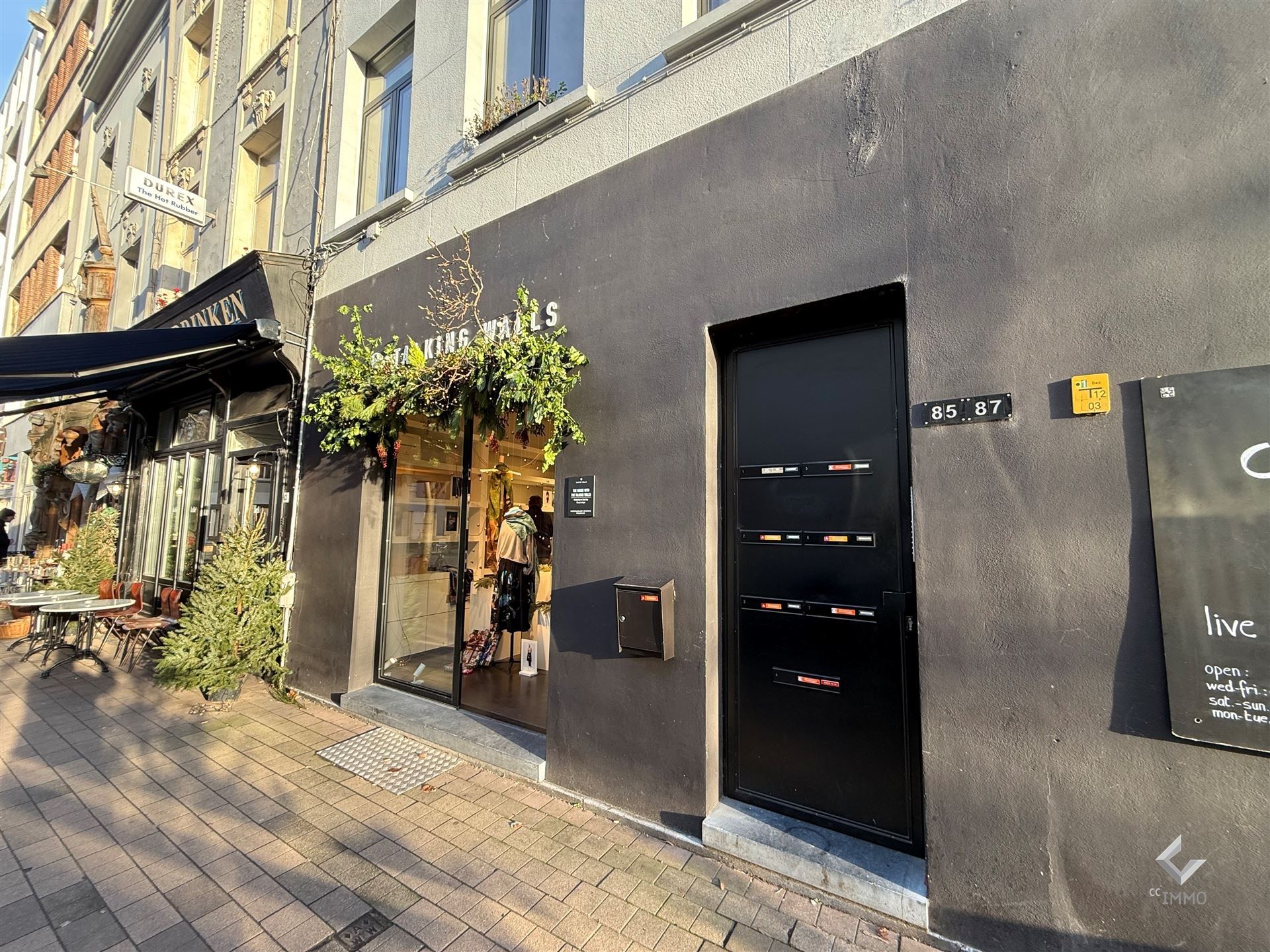 Stijlvolle winkel ca. 80m² op de gekende Kloosterstraat! foto 2