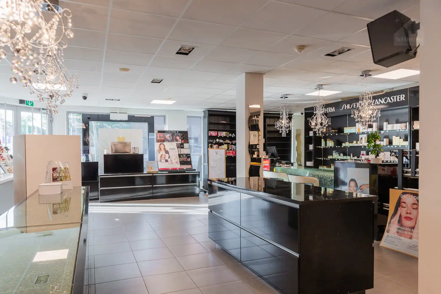 Ruim handelsgelijkvloers van 187 m² op commerciële hoekligging in Leopoldsburg foto 7