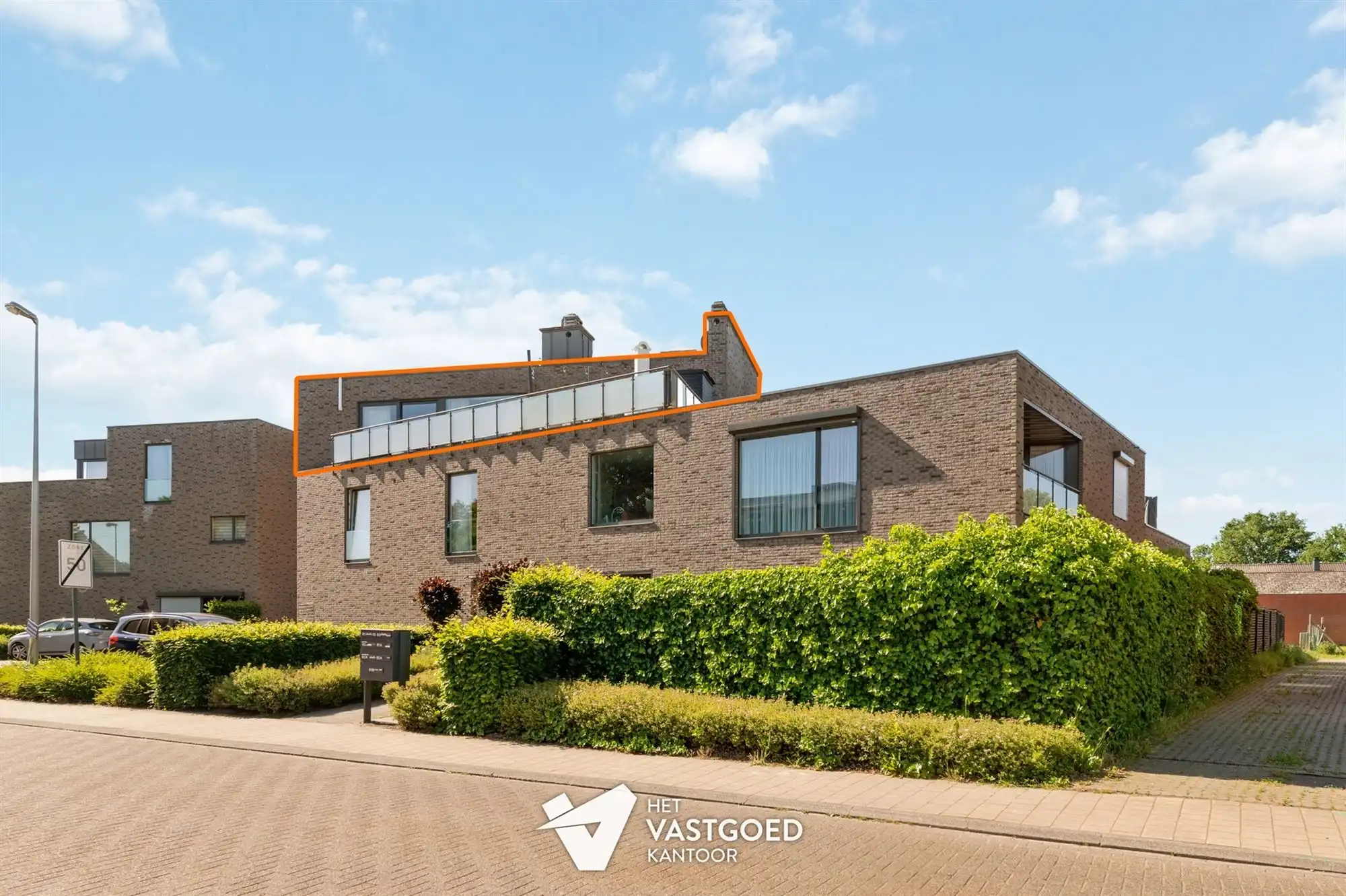 VRIJSTAANDE PENTHOUSE MET 3 SLPKS EN ZEER RUIM TERRAS! foto 24