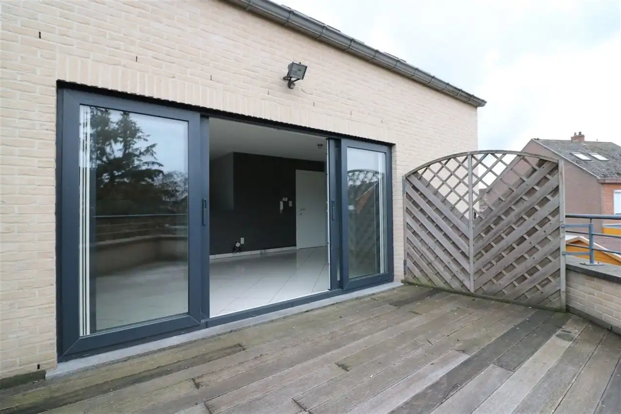 Duplex met 3 slpk., ruim terras en garage nabij station foto 25