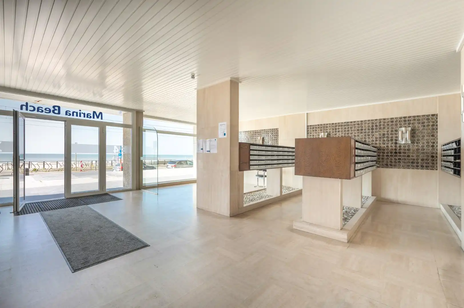 Ruime studio met het comfort van een 1-slaapkamerappartement op toplocatie aan zee! foto 15