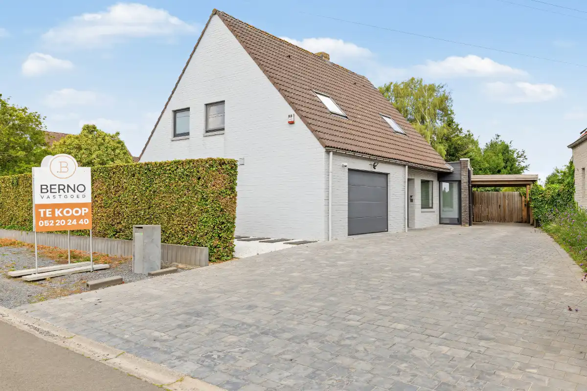 Riante, instapklare villa met tuinpaviljoen en garage op 1.065m² foto {{pictureIndex}}