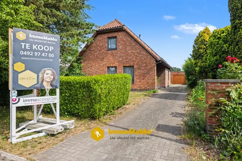 RUSTIG GELEGEN WONING MET ZICHT OP GROEN IN WACHTEBEKE (LOCHRISTI) foto {{pictureIndex}}