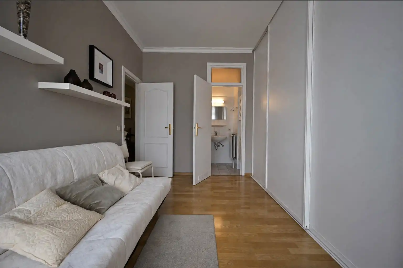 Exclusief wonen met zicht over de Vismarkt in hartje Brugge foto 23